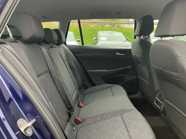 Volkswagen Golf 1.5 eTSI DSG Life Variant