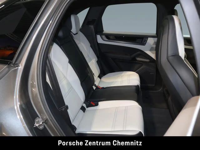 Porsche Cayenne Black Edition E-Hybrid