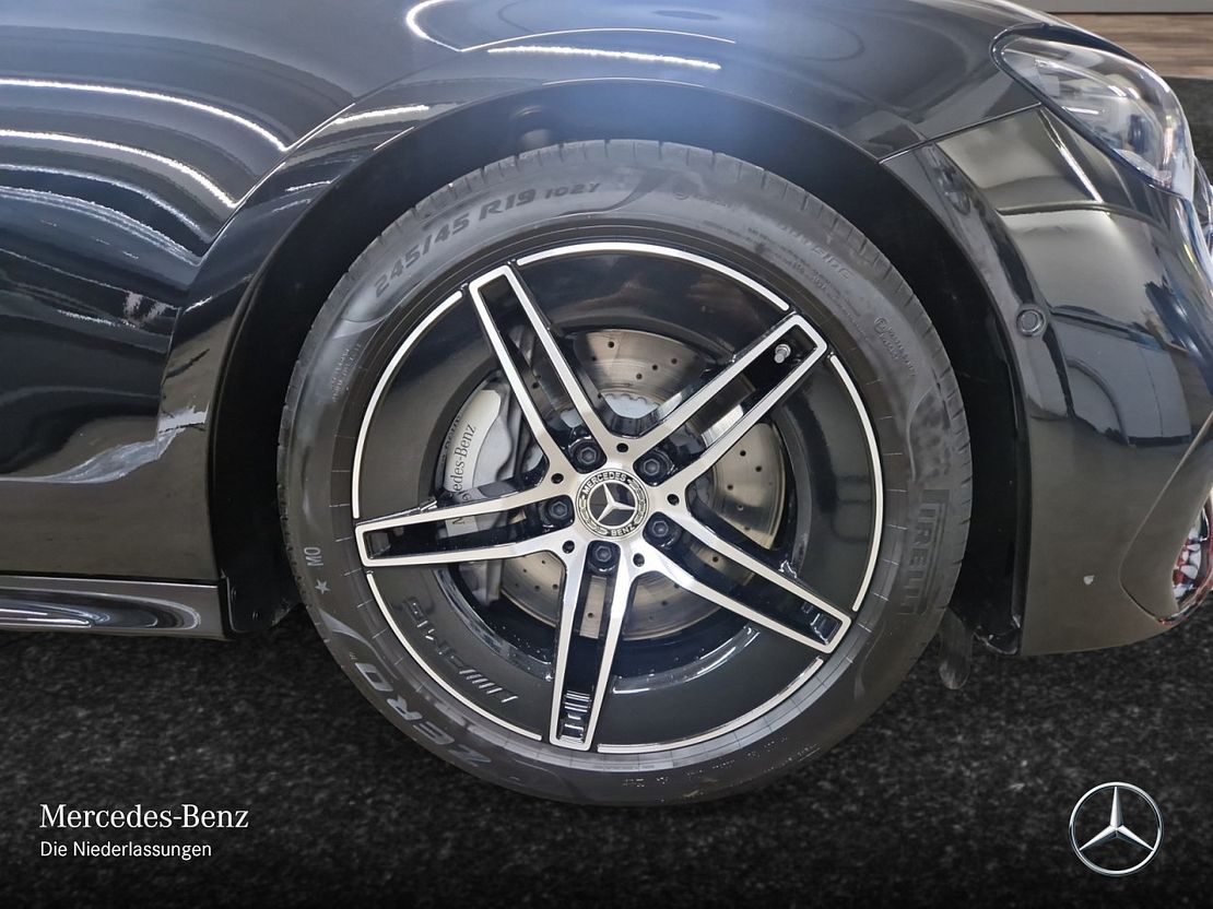 Mercedes-Benz E 200 Sedan