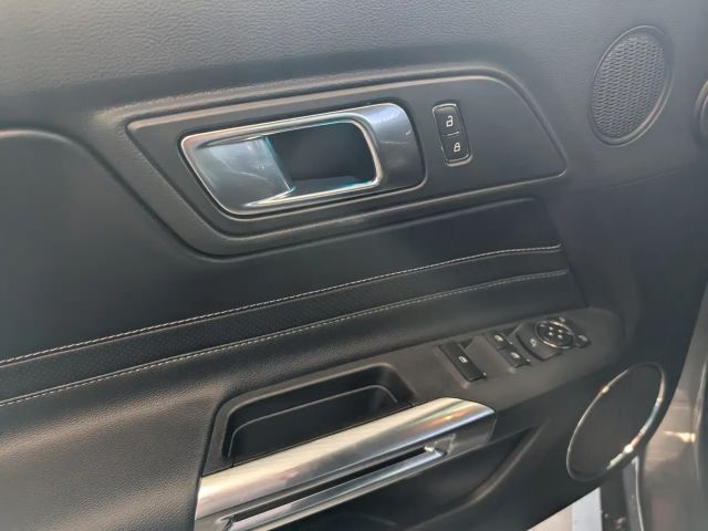 Ford Mustang Convertible GT 5.0 V8