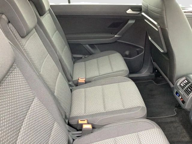 Volkswagen Touran 1.5 TSI DSG R-Line