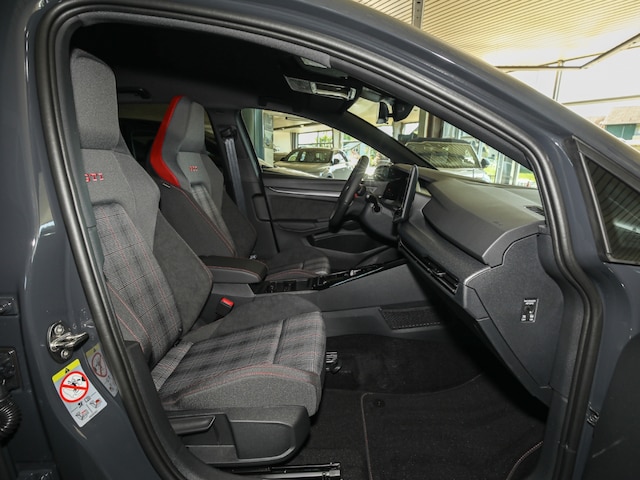 Volkswagen Golf 2.0 TSI DSG Golf VIII