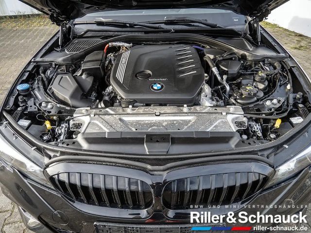 BMW 330 330d M-Sport Sedan