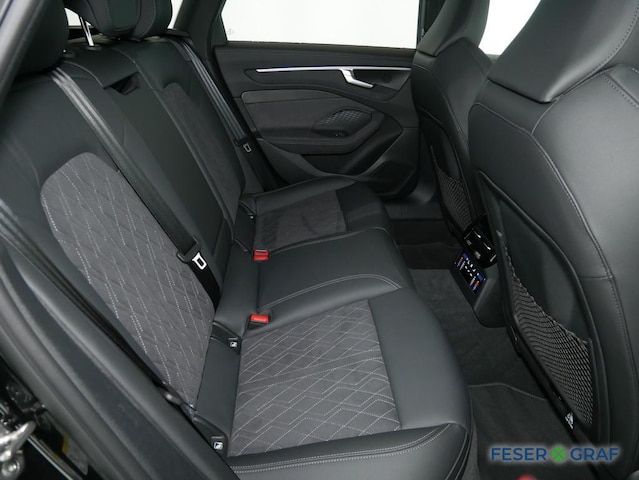 Audi A6 Avant Quattro S-Tronic