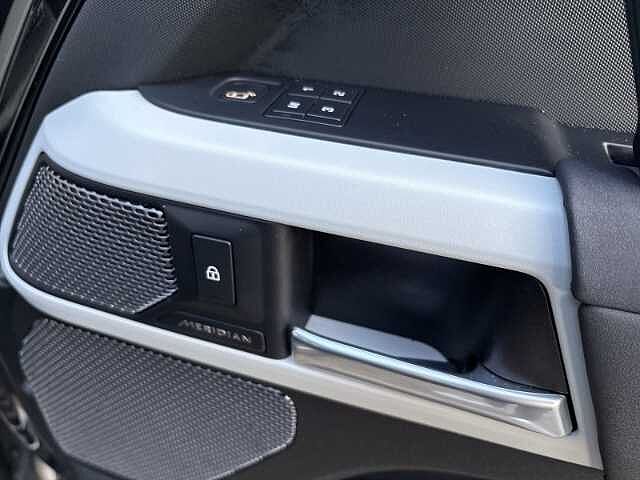 Land Rover Defender 110 SE