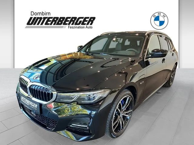 BMW 330 330e M-Sport xDrive