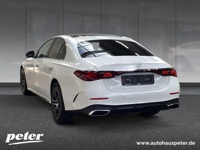 Mercedes-Benz E 200 AMG Line Sedan