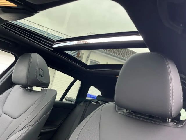 BMW 330 330e M-Sport Touring xDrive