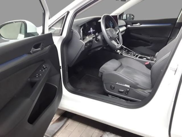 Volkswagen Golf 2.0 TDI DSG Golf VIII Style