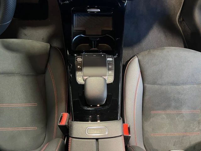 Mercedes-Benz A 250 A 250 e AMG Line