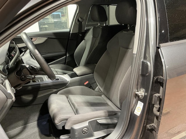 Audi A4 40 TDI Avant S-Line S-Tronic