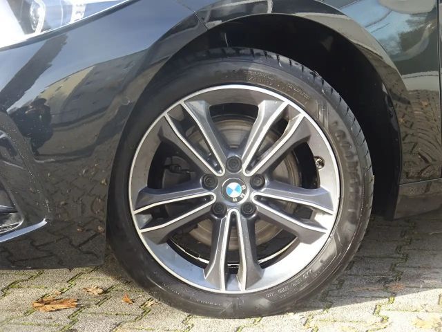 BMW 118 118i Sedan Sport Line