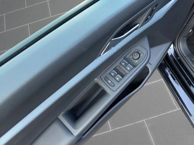 Volkswagen Golf 1.5 eTSI DSG Golf VIII