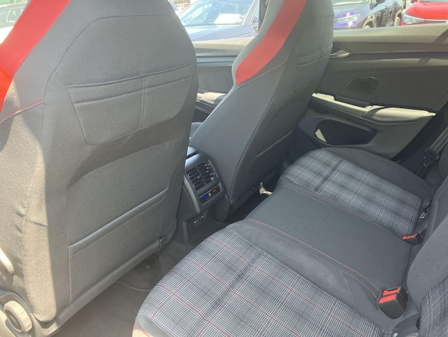 Volkswagen Golf 2.0 TSI DSG