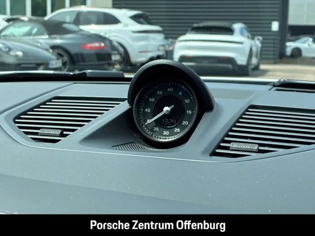 Porsche 992 4 Coupé GTS Targa