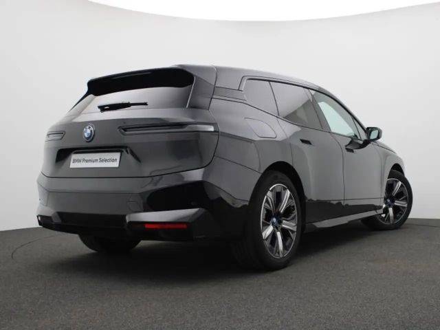 BMW iX 50 - SKY LOUNGE - SPORTPACK