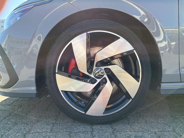 Volkswagen Golf DSG GTI Golf VIII Style