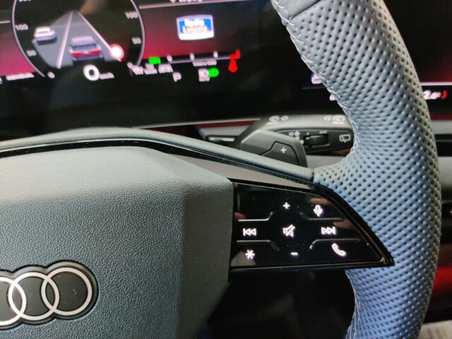 Audi A6 Avant Quattro S-Tronic