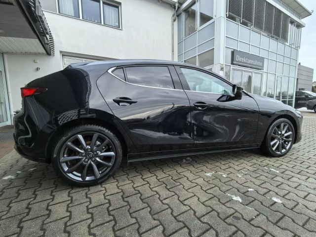 Mazda 3 2.5L SkyActiv Takumi e-Skyactiv