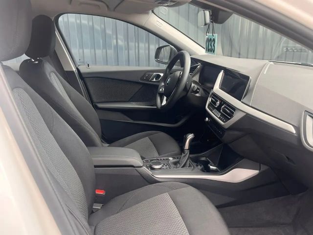 BMW 116 116i 5-deurs Sedan