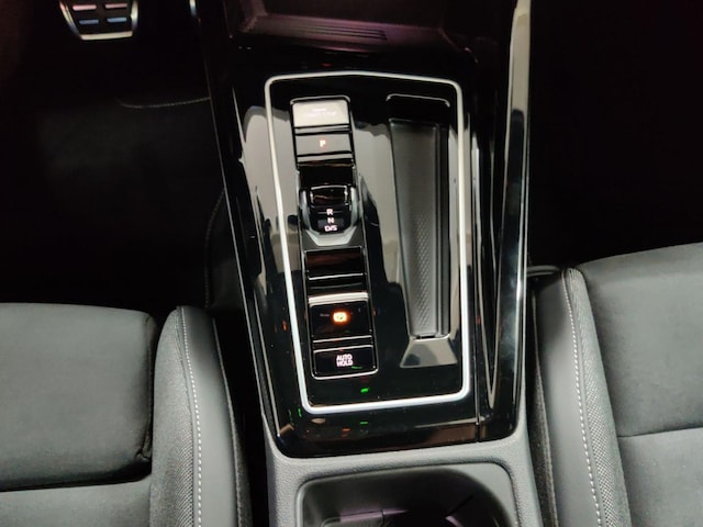 Volkswagen Golf 1.5 eTSI Plus