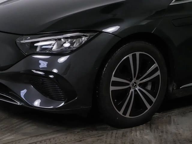 Mercedes-Benz EQE 300 Sedan