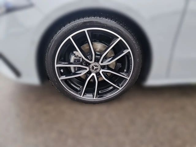 Mercedes-Benz A 200 A 200 d