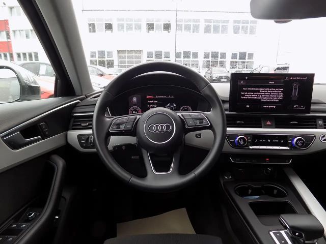 Audi A4 30 TDI Avant S-Line