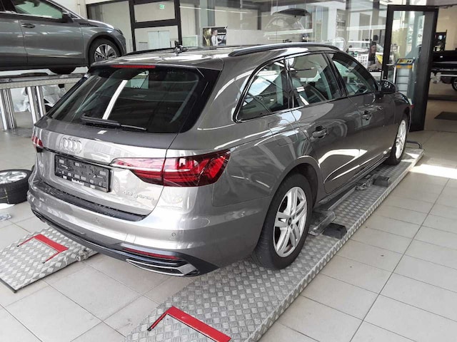 Audi A4 Avant S-Tronic