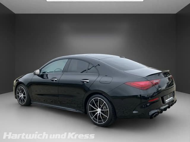 Mercedes-Benz CLA 35 AMG AMG Line Sedan