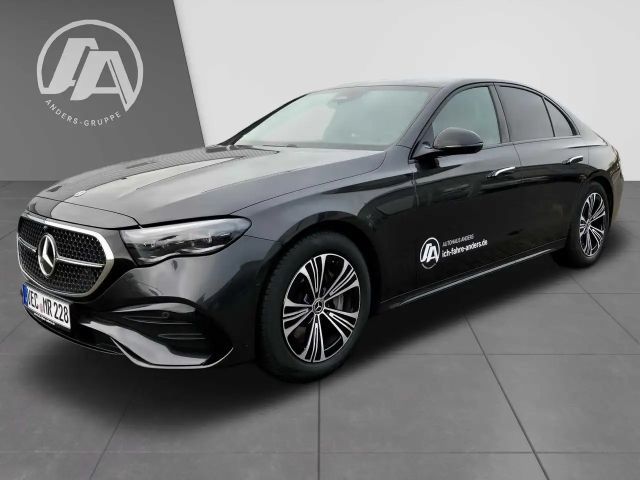 Mercedes-Benz E 200 AMG Line Sedan