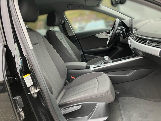 Audi A4 35 TFSI Avant S-Tronic
