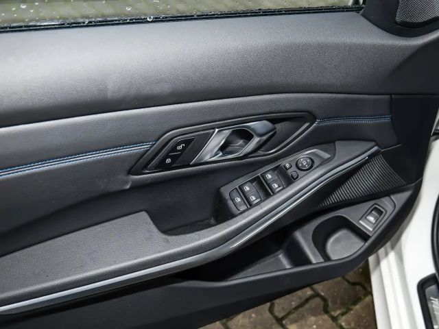 BMW 330 330d M-Sport Touring xDrive