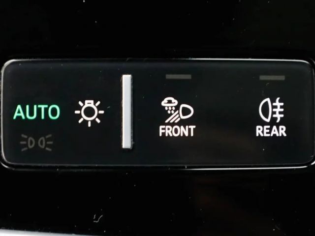 Audi RS6 AHK Matrix HUD Keramik Pano 305km/h