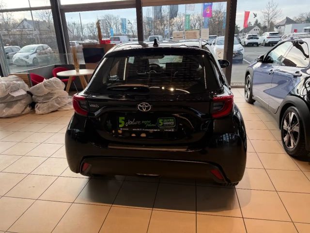 Toyota Yaris Hatchback Hybride Team D