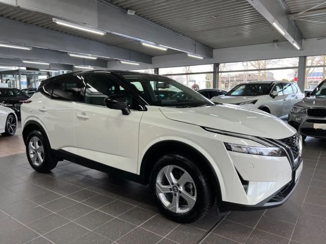 Nissan Qashqai 1.3 Connecta LED+KEYLESS+360°+ACC+VC.