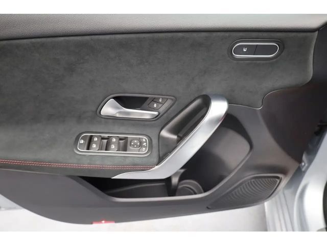 Mercedes-Benz A 180 AMG Line