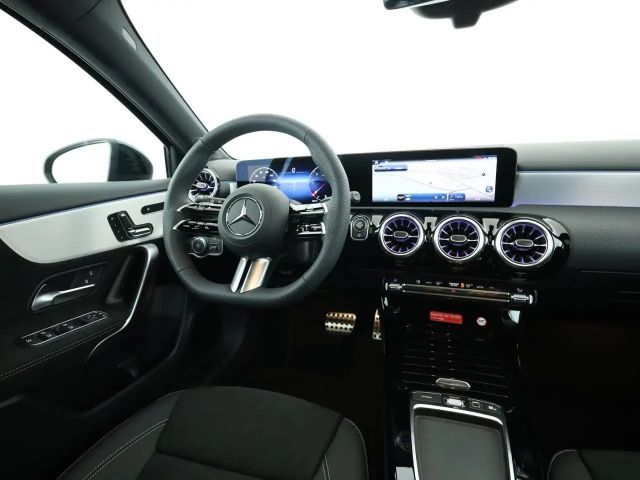 Mercedes-Benz A 180 A 180 d AMG Line