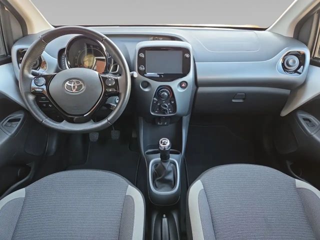 Toyota Aygo X Play Team D