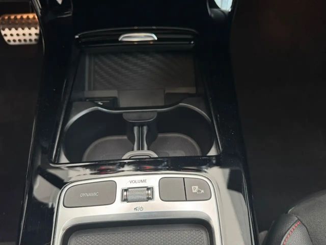 Mercedes-Benz CLA 200 AMG Line