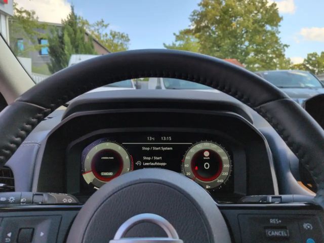 Nissan Qashqai Premiere Edition Panorama Klima ACC Navi Kamera LE