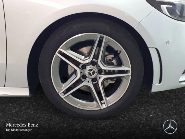 Mercedes-Benz B 200 AMG Line Sedan