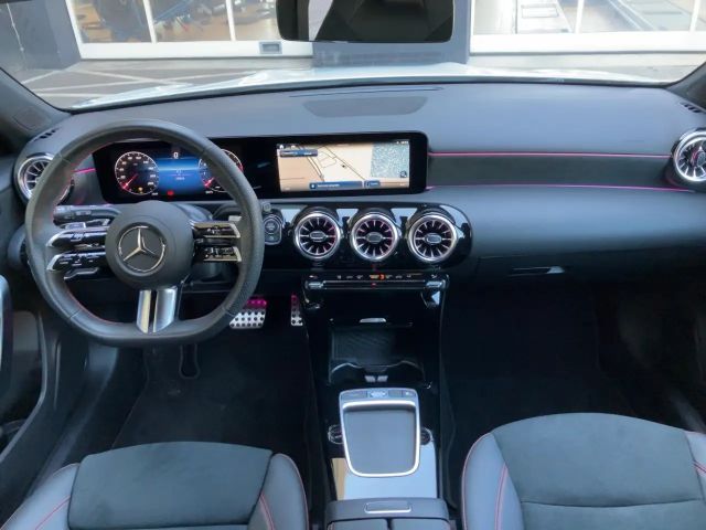 Mercedes-Benz A 180 AMG Line