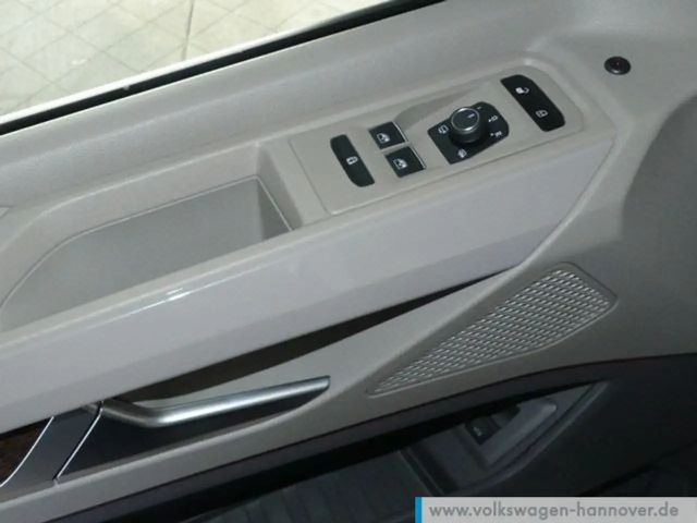 Volkswagen Multivan 2.0 TSI DSG Style T7