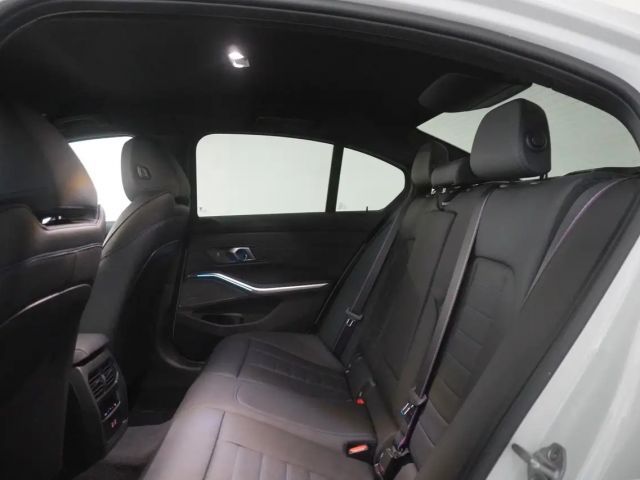 BMW 330 330e Sedan xDrive