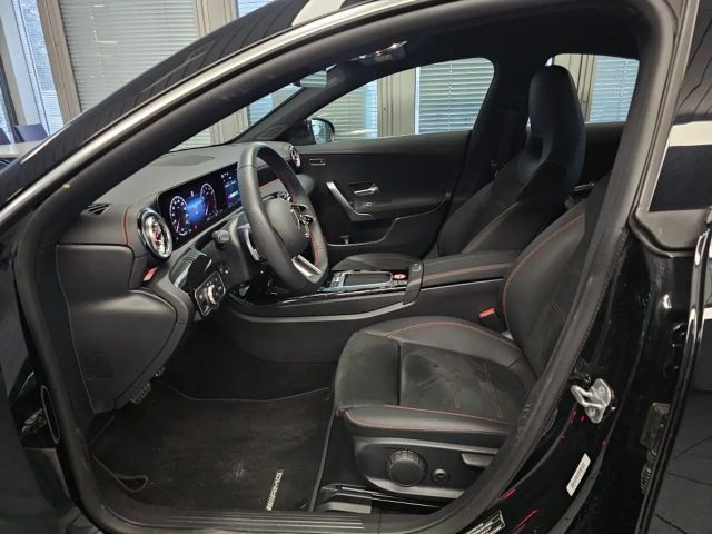 Mercedes-Benz CLA 200 AMG Line Coupé