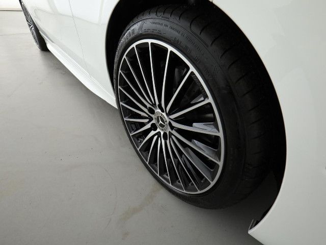 Mercedes-Benz C 200 AMG Line Sedan