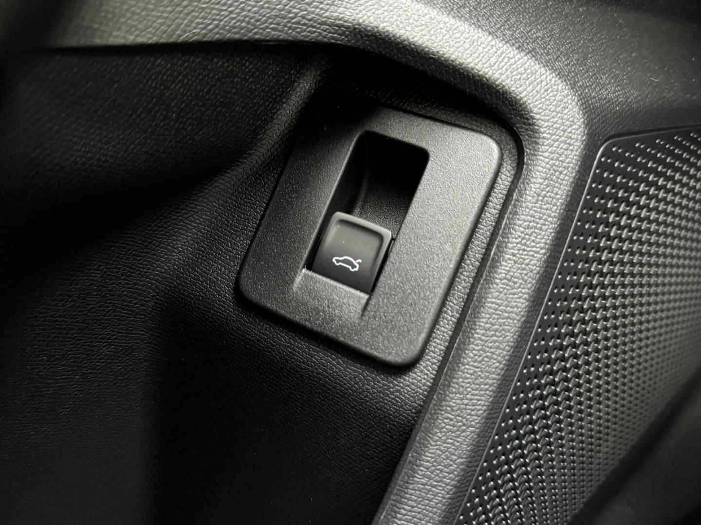 Seat Leon 1.5 eTSI DSG FR-lijn Plus Sportstourer