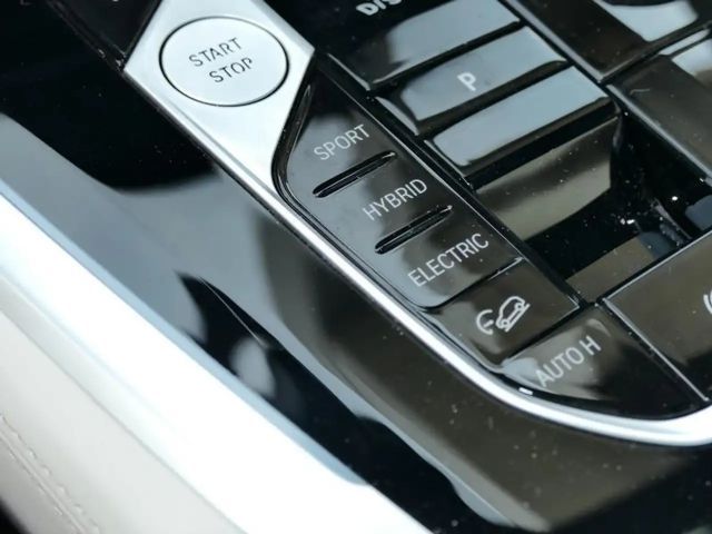 BMW X5 Individual M-Sport xDrive50e