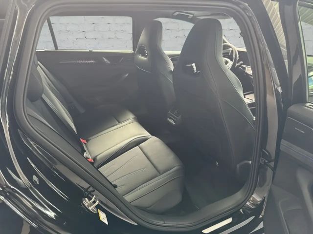 Volkswagen Passat 4Motion DSG R-Line Variant